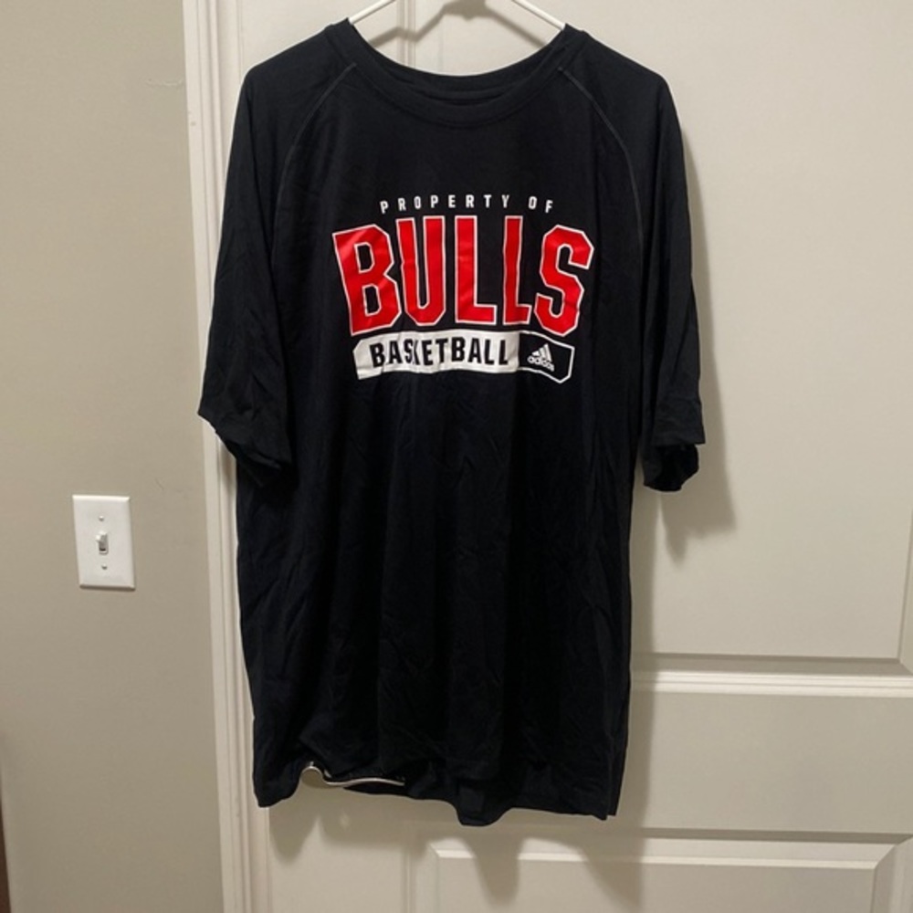 Brand New Property of Bulls Basketball Tshirt SZ 2XL